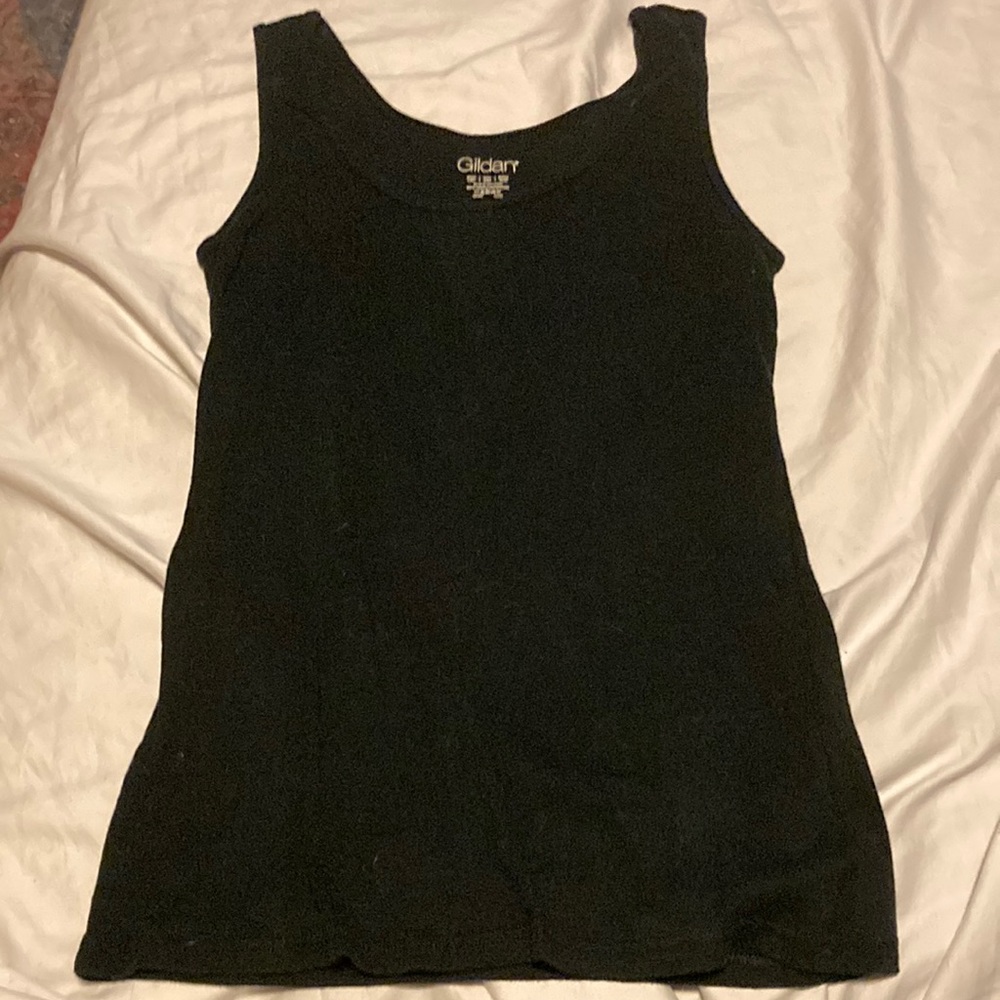 Gildan 100% Cotton Black tank top in Medium
